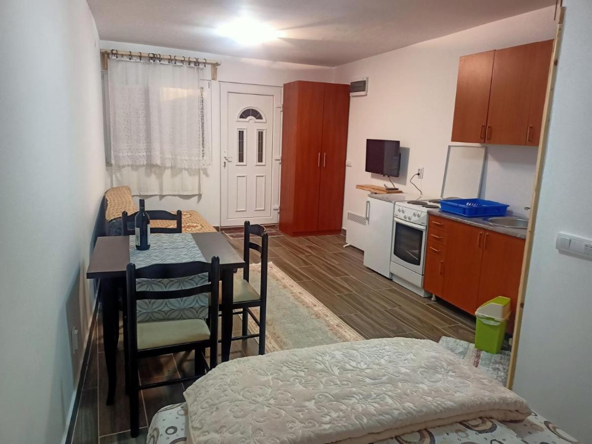Apartmani Momcilo ชาเบลียค ภายนอก รูปภาพ