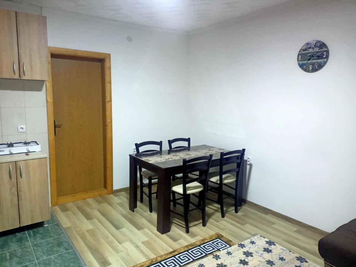 Apartmani Momcilo ชาเบลียค ภายนอก รูปภาพ