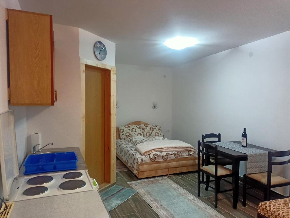 Apartmani Momcilo ชาเบลียค ภายนอก รูปภาพ